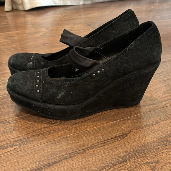 Cordani blk suede platform wedges size 9.5/10 - label is missing - Picture 3 of 9